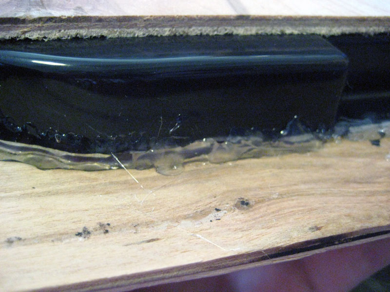 glue_mobo_mount_resize.jpg